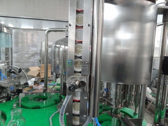 3000 μηχανή πλήρωσης μπουκαλιών γυαλιού νερού BPH με τη συστροφή από την ΚΑΠ, καυτή μηχανή πλήρωσης 2
