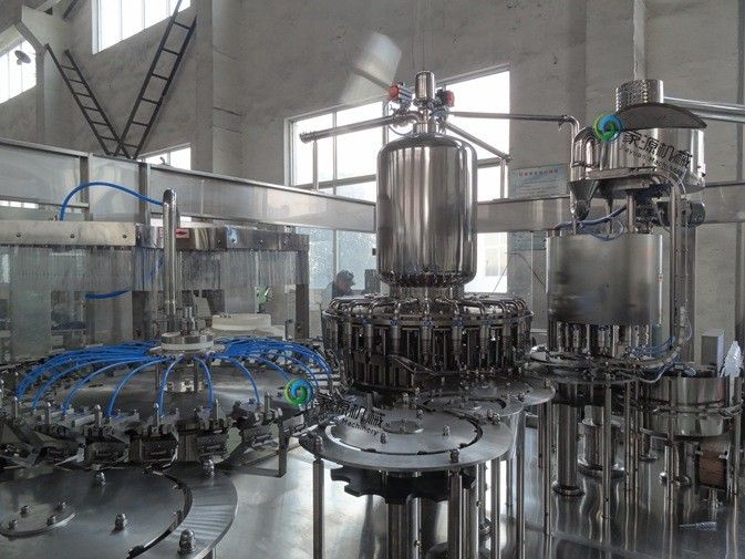 Αργυροειδής άσπρη μηχανή πλήρωσης χυμού χυμού από πορτοκάλι με 4000 ικανότητα παραγωγής Bph 0