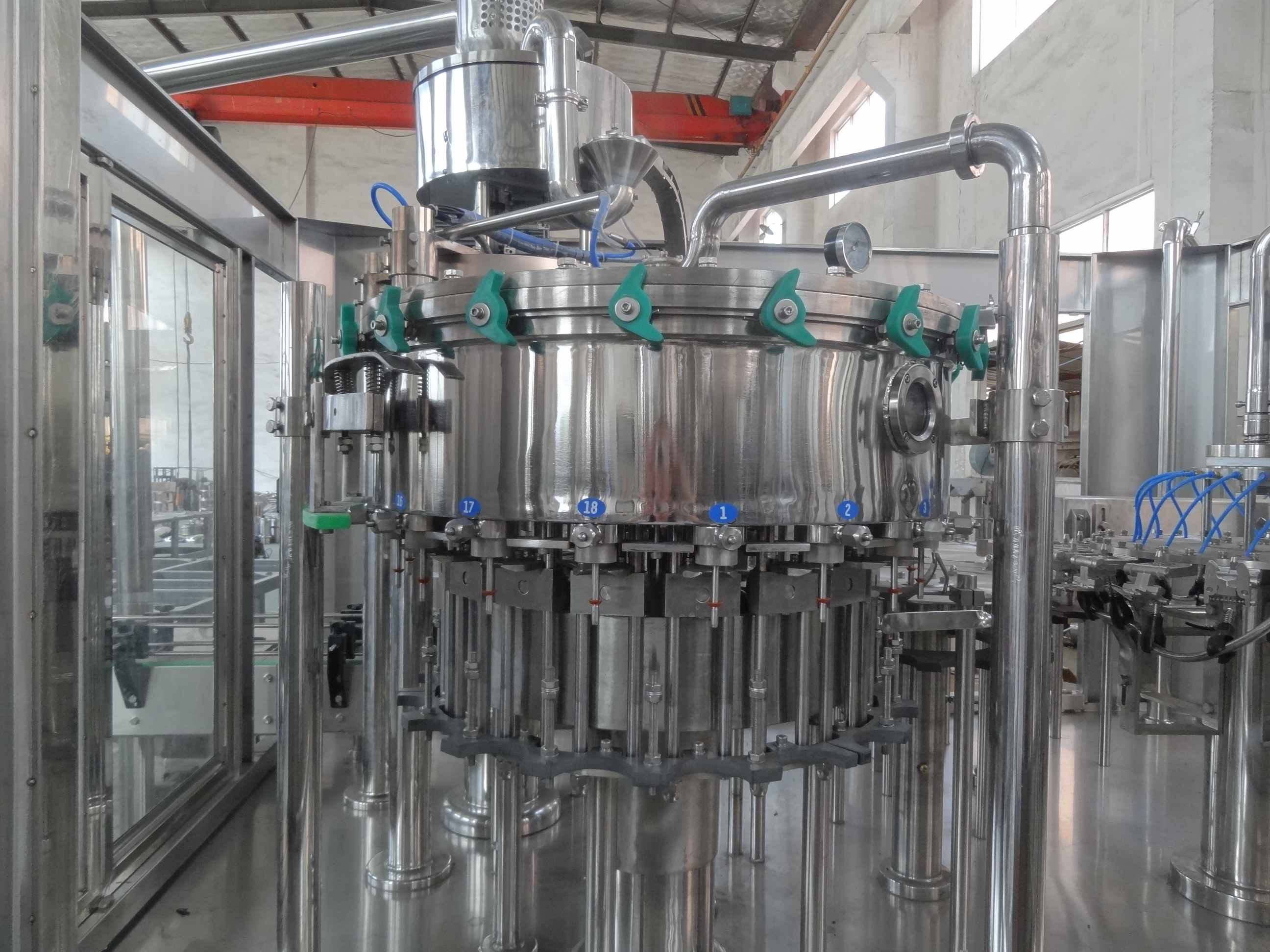 HDPE PET Plastic Bottle Carbonated Drink Filling Machine 3 in 1 200 - 10000 BPH